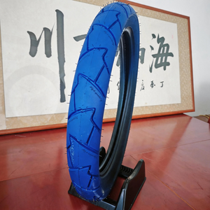 Pneu de moto 90/90-18 T88 à structure haute densité, couleur personnalisée en usine, avec adhérence anti-hydroplanage pour cyclomoteurs (type Javanese) - Product Image 3