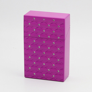 FLIP TOP PLASTIC 20S avec étui à cigarettes en diamant - Product Image 4