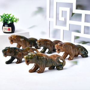 Sculptures d'animaux en pierre naturelle et cristal, sculptures en pierres précieuses, sculptures de tigre en jaspe océanique pour ornements de table - Vente en gros - Product Image 1