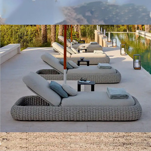 <span class=keywords><strong>Chaise</strong></span> <span class=keywords><strong>longue</strong></span> pliable d'extérieur en rotin durable avec cadre en aluminium moderne, coussin en coton et pieds coniques pour terrasse <span class=keywords><strong>de</strong></span> piscine et <span class=keywords><strong>bain</strong></span> <span class=keywords><strong>de</strong></span> <span class=keywords><strong>soleil</strong></span> - Product Image 4