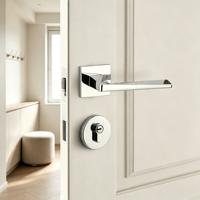Poignée de porte à levier carrée de style européen contemporain en alliage de zinc finition chrome poli avec cylindre pour hôtel, maison, bureau