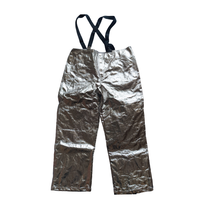 Combinaisons isolées OEM 1000 ℃ Combinaisons de protection en aluminium résistant à la chaleur avec sac SCBA en option pour la lutte contre les incendies