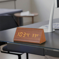 Reloj electrónico multifuncional de madera de bambú, pantalla Digital LED, tiempo/temperatura, modo Dual, estructura Triangular estable para