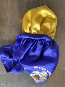 Bonnet en satin extra large personnalisé avec logo, pour tresses et cheveux, avec large bande et nœud, vente en gros - Product Image 4