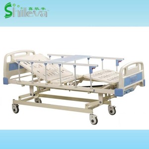 เตียงผู้ป่วยปรับระดับได้สามฟังก์ชั่น รุ่น Joyful Abundance Hospital Bed SLV-B4206 แบบปรับด้วยมือ สำหรับผู้ป่วยผู้ใหญ่ - Product Image 1