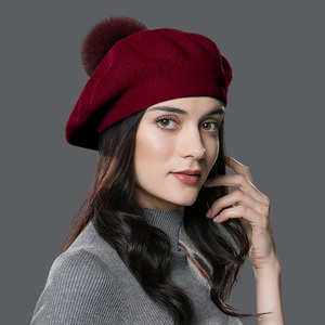 Bérets tricotés en gros pour femmes, collection automne-hiver, avec <span class=keywords><strong>pompon</strong></span> en fourrure personnalisé, bonnets unis tendance - Product Image 4