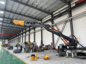 آلة تكسير الصخور، كسارة مطرقية، كسارة حجر بدوران 360/180 درجة - Product Image 1