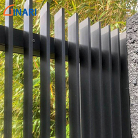 Panneaux de clôture verticaux en aluminium sur mesure, revêtement poudré, clôture de jardin pour villa, cour