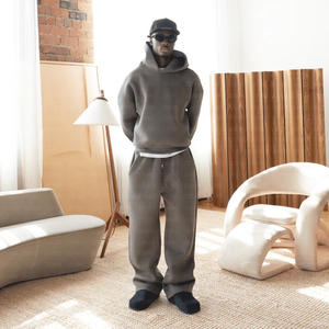 Felpa con Cappuccio e Pantaloni da Uomo Personalizzati, Design Vintage 2 in 1, Traspirante ed Ecologico per l'Autunno - Product Image 4