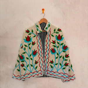 Veste artisanale en velours blanc brodée Suzani pour femme, motif lotus, manches longues, col montant, faite à la main, style bohème, pour l'hiver - Product Image 1