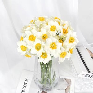 6 Piezas de Narcisos Artificiales, Ramo de Flores de Narciso de Plástico para Decoración del Hogar, Jardín, Habitación, Escritorio, Bodas, Fiestas - Product Image 4