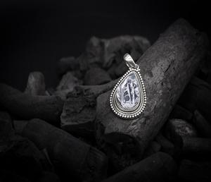 Colgante de Silicona Natural Hecho a Mano, Joyería de Plata de Ley 925, Colgante de Plata Boho de Moda para Mujer, Proveedor Mayorista Directo de Fábrica - Product Image 1