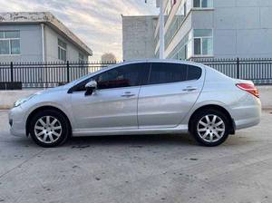 Fabriqué en Chine, Dongfeng <span class=keywords><strong>Peugeot</strong></span> <span class=keywords><strong>2008</strong></span> berline 5 places, transmission <span class=keywords><strong>automatique</strong></span> d'<span class=keywords><strong>occasion</strong></span>, <span class=keywords><strong>essence</strong></span>, avec toit ouvrant panoramique, sièges en tissu - Product Image 5