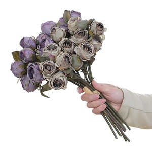 Ramo de Rosas Artificiales Plain Realm, Flores de Seda y Plástico para Decoración de Bodas, Hogar y Fotografía - Product Image 5