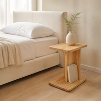 Table d'appoint moderne en noyer et travertin noir avec support central ouvert et étagère inférieure pour chambre, salon, canapé, chevet, décoration intérieure