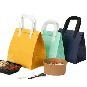 Sac isotherme jetable personnalisé en non-tissé avec doublure en aluminium pour plats à emporter, gâteaux et café - Product Image 1