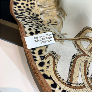 Sciarpa Quadrata <span class=keywords><strong>in</strong></span> <span class=keywords><strong>Seta</strong></span> di Gelso per <span class=keywords><strong>Donna</strong></span>, Primavera-Autunno, Stampa Geometrica Elegante, Morbida e Liscia - Product Image 5