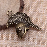 Breloque Casque Spartan à Crête 36x28x14mm en Alliage de Zinc Argent Vieilli pour Cadeaux de Fans d'Histoire Ancienne