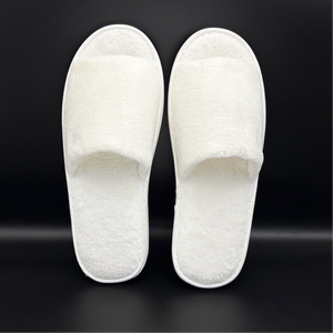 Chaussons jetables en polaire corail à bout ouvert pour spa et hôtel, confortables et douillets, faciles et rapides à enfiler - Product Image 1