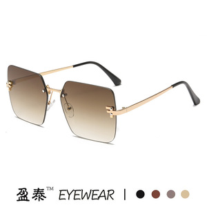 แว่นตา แว่นกันแดดทรงสี่เหลี่ยมไร้กรอบ โลหะสีทอง UV400 แฟชั่นผู้หญิง - Product Image 3