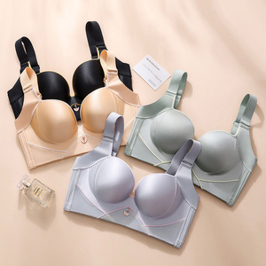 Soutien-gorge sans armatures pour femmes, lingerie, bretelles larges et lisses, effet liftant, sans couture, grande taille, push-up, vente en gros - Product Image 6