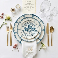 Assiettes en céramique bleues et blanches peintes à la main, service de vaisselle en porcelaine vintage romantique, assiettes de présentation pour événements de mariage et traiteur