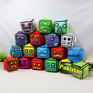 Nueva geometría transfronteriza para <span class=keywords><strong>Dash</strong></span> Plug Geometric Sprint juego de peluche muñeca almohada Super suave felpa PP algodón relleno estrés - Product Image 1