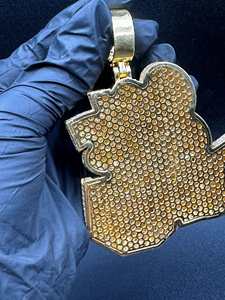 Pendentif plaqué or de luxe avec un design effet diamant étincelant, bijoux hip-hop pour hommes, femmes et cadeaux - Product Image 3