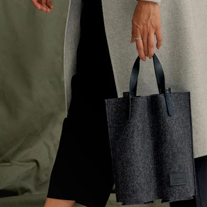Bolsas de fieltro para vino/vino tinto, paquete de dos, venta al por mayor de fábrica, bolsas para reuniones anuales, bolsas de almacenamiento, se puede añadir logotipo. - Product Image 2