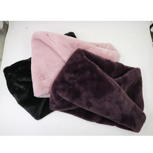 Écharpe personnalisée en fausse fourrure de lapin, chaude, faite à la <span class=keywords><strong>main</strong></span>, foulard avec nœud, Crochet pour femmes, chaude, pour l'hiver - Product Image 1