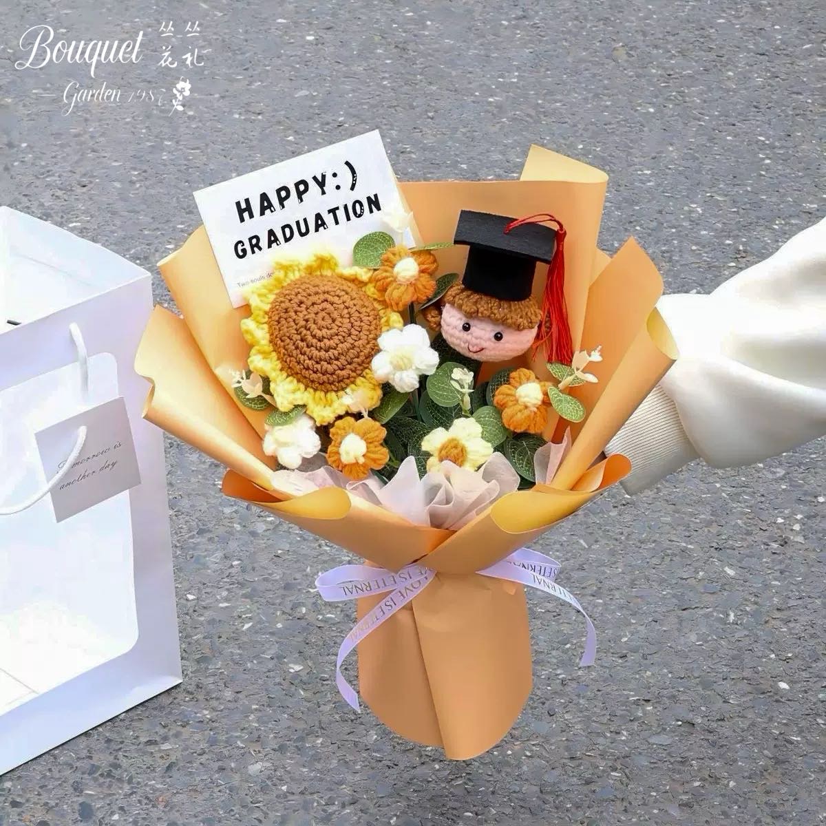 Orange-grading girl knitted bouquet-gift bag-string lights