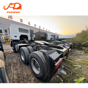 Camions tracteurs Sinotruk Howo 430, prix compétitif, 102 km/h, 4x2, 6x4, poids lourd, 400 CV, pour la logistique en Afrique - Product Image 4