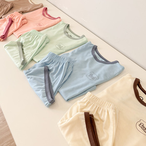 Ensemble de pyjama pour bébé en coton biologique doux, vêtements de nuit légers pour les activités quotidiennes - Product Image 1