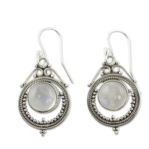 Pendientes colgantes vintage de piedra lunar de Bombay con engaste de plata para uso diario femenino - Product Image 2