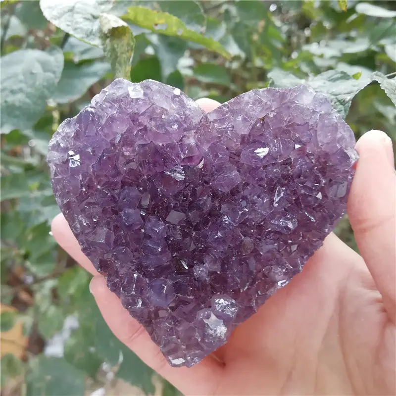 Ametista natural em forma de coração, atacado, cristais, ametista, cluster, cristal, coração