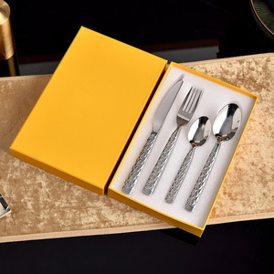ชุดช้อนส้อมมีดสเตนเลสสตีล 304 แบบตะวันตก คุณภาพสูง ชุดของขวัญ 4 ชิ้น - Product Image 3