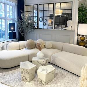 Sofá Curvo de Diseño Creativo Moderno Nórdico de Lujo Ligero, Sofá de Tela de Terciopelo de Cordero para Salón de Belleza y Sala de Estar - Product Image 4