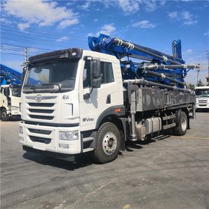 JIUHE Venta Directa de Fábrica Mejor Precio Maquinaria de Construcción Bomba de Concreto Pequeña de 25m 30m Camión Bomba de Cemento y Concreto - Product Image 1