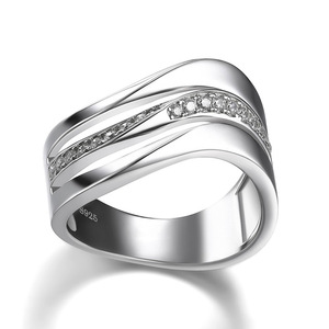 Anello a Tre Onde per Donne, Accessorio Minimalista e Alla Moda per Feste, Regalo - Product Image 3