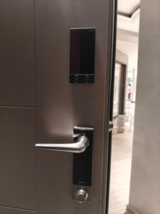 Puerta Batiente de Aluminio Impermeable de Diseño Moderno con Moldura Metálica Contemporánea para Dormitorio, Sala de Estar, <span class=keywords><strong>Hotel</strong></span>, Apartamento, Interior, Insonorizada - Product Image 2