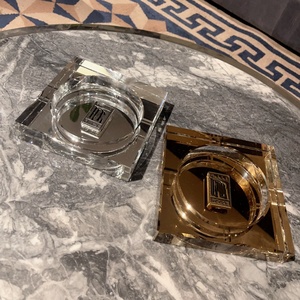 Cenicero Cuadrado de Cristal Transparente de Lujo y Alta Calidad, con Diseño de Logotipo Personalizable, para Fumar Cigarrillos, Pipas, en Casa o en Restaurantes - Product Image 5