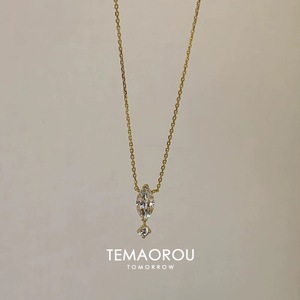 Collier Pendentif <span class=keywords><strong>Goutte</strong></span> <span class=keywords><strong>d</strong></span>'<span class=keywords><strong>Eau</strong></span> Scintillante en Diamant avec Chaîne en Bambou en Cuivre pour Femme – Accessoire Minimaliste et Exquis pour le Quotidien - Product Image 5