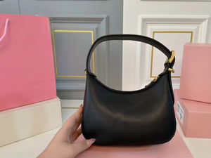 It Milan Niu ซีรีส์คุณภาพสูงใหม่กระเป๋าถือสีทึบแบบลำลองสำหรับผู้หญิงกระเป๋าสะพายพาดลำตัวหนังในสไตล์ย้อนยุคที่เรียบง่าย - Product Image 6