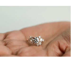 Anillo de Compromiso con Diamantes en Racimo Certificados por IGI, 1.4 TCW, Diamantes Naturales, Oro Sólido de 14K, Elegante Regalo de Joyería para Boda - Product Image 1