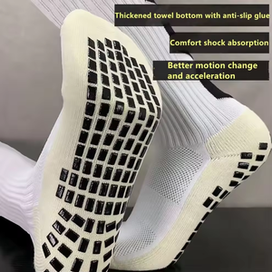 Muestra gratis de calcetines deportivos finos para hombre con logotipo personalizado de posición inferior de verano para calcetines de fútbol antideslizantes para fútbol - Product Image 6