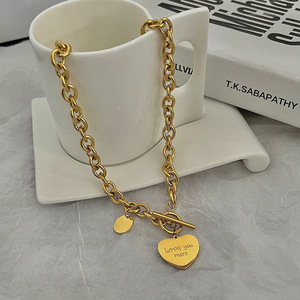 Collar de acero inoxidable con grabado en PVD, hebilla OT, corazón, regalo del Día de la madre - Product Image 6