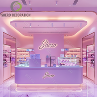 Conception d'intérieur et fourniture de mobilier pour bar à snacks sur mesure