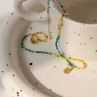 Collier pendentif ananas tropical en perles colorées, accessoires de mode pour les vacances d'été à la plage, pour femmes et filles