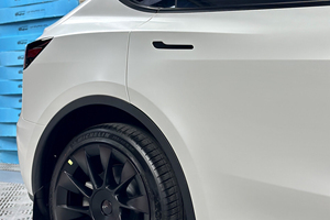 Rollo de Vinilo para Automóviles, Color Blanco Cerámico, PET de Alto Brillo, Autoregenerable, Antiarañazos, 7.5mil, Rollo de Película para Cambio de Color Automotriz de Carrocería Completa - Product Image 5
