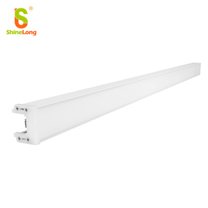 ไฟ LED แบบเส้นตรง IP65 IK08 พร้อมขั้วต่อแบบเร็วตัวผู้ตัวเมีย 150-160lm/w ปราศจากการกระพริบ โคมไฟอุตสาหกรรมแบบเส้นตรง ตัวเรือนอะลูมิเนียม - Product Image 3